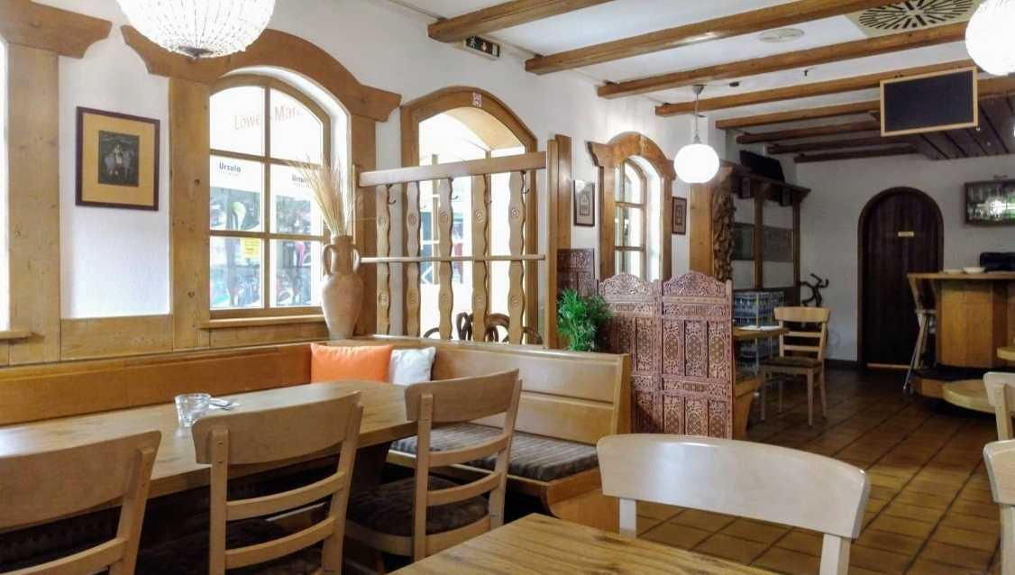 Indian Thali / Löwen-Markt 5, 70499 Stuttgart-Weilimdorf 