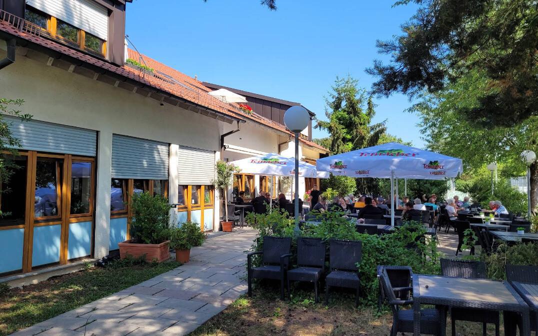 SSV Zuffenhausen Vereinsgaststätte WALDBLICK / Hirschsprungallee 20, 70435 Stuttgart SSV Zuffenhausen Vereinsgaststätte WALDBLICK / Hirschsprungallee 20, 70435 Stuttgart