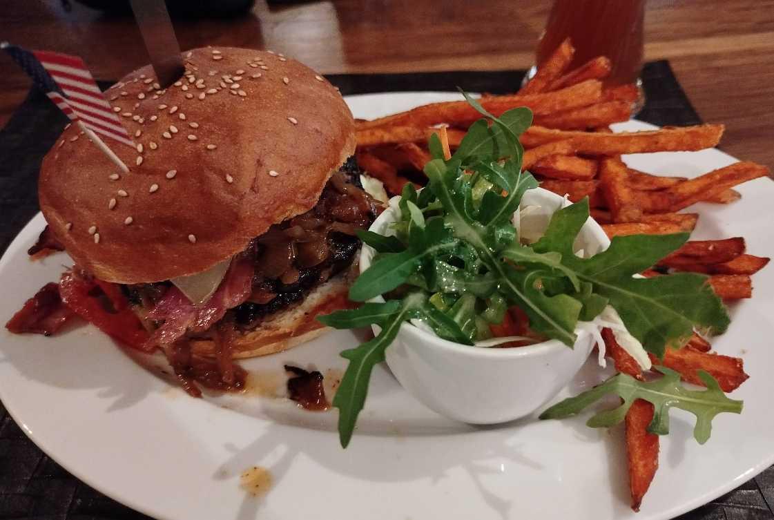 Tower 66 Steakhouse & Bar / Graf-Zeppelin-Platz 2, 71034 Böblingen