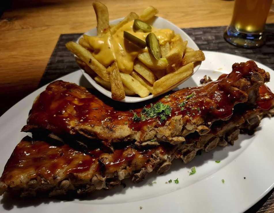 Tower 66 Steakhouse & Bar / Graf-Zeppelin-Platz 2, 71034 Böblingen