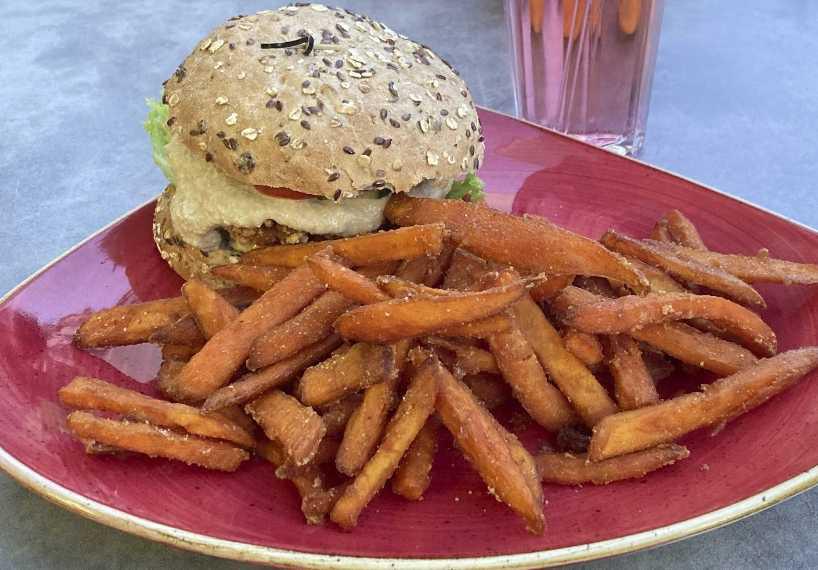 Jakes Diner Bar / Filderbahnpl. 31, 70567 Stuttgart