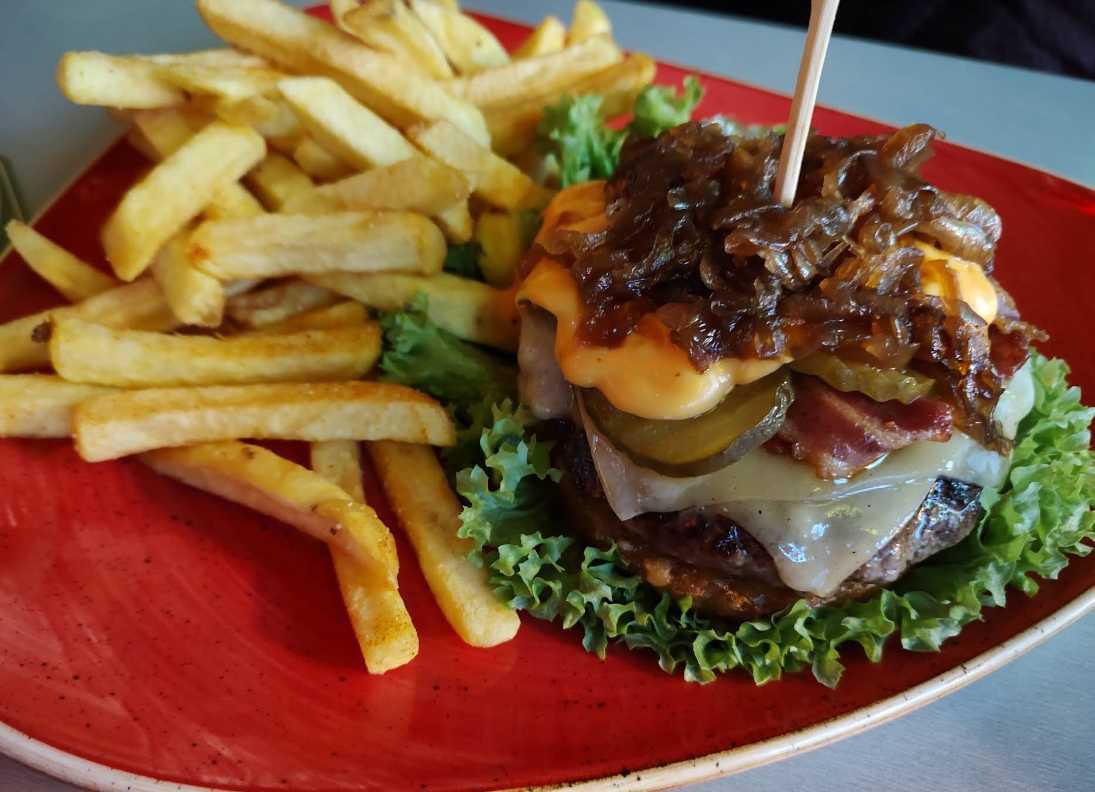 Jakes Diner Bar / Filderbahnpl. 31, 70567 Stuttgart