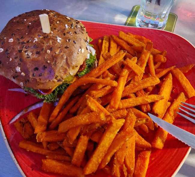 Jakes Diner Bar / Filderbahnpl. 31, 70567 Stuttgart