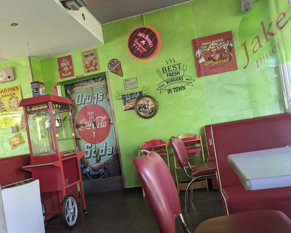 Jakes Diner Bar / Filderbahnpl. 31, 70567 Stuttgart