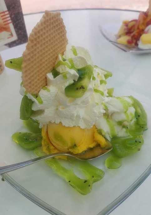 Eiscafé Fantasia / Vaihinger Markt 24, 70563 Stuttgart ~6