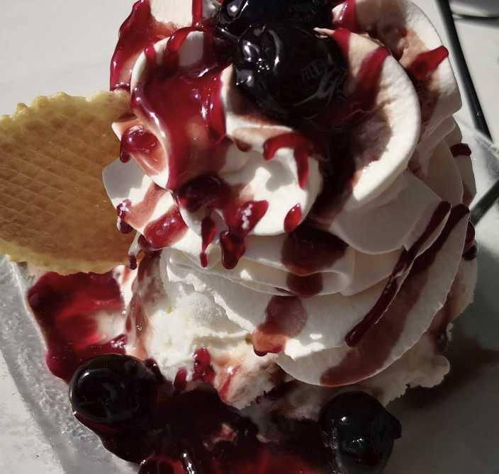 Eiscafé Fantasia / Vaihinger Markt 24, 70563 Stuttgart ~6