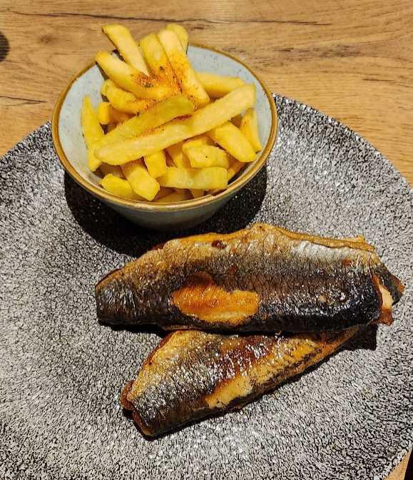 Die kleine Fischkiste Restaurant / Niedersachsenstraße 10, 27472 Cuxhaven