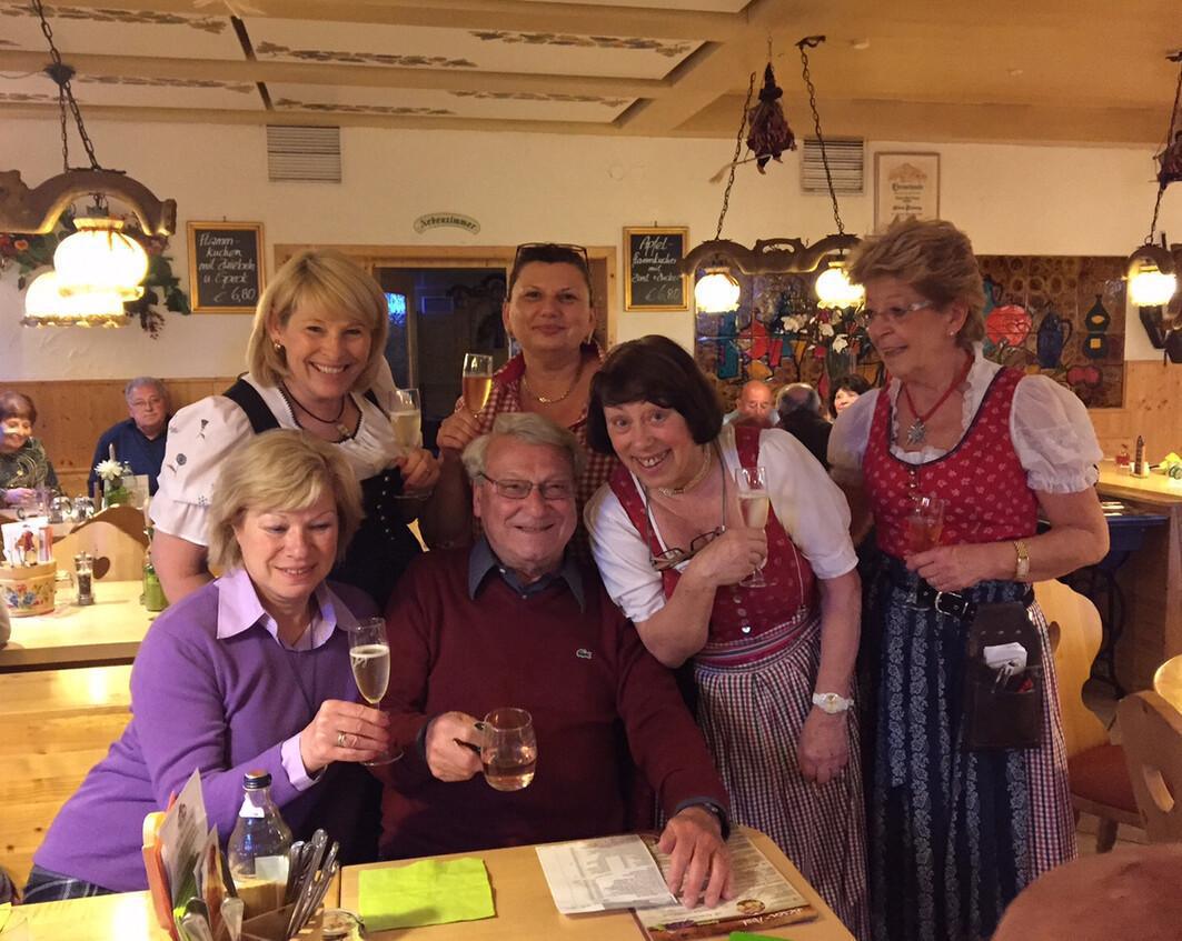 Schmiegs Kellerbesen / Porschestraße 8, 70736 Fellbach