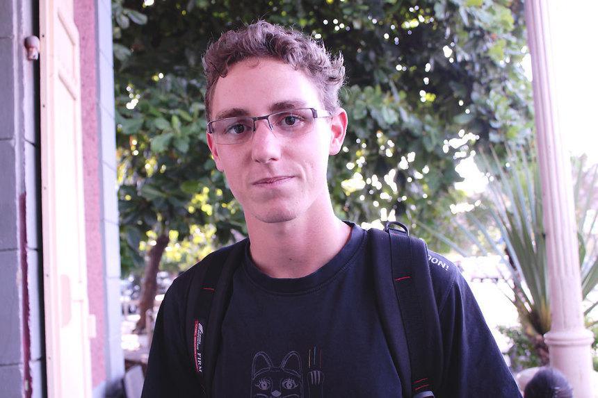 Clément Huguet, 19 ans "préfère la politique aux boîtes de nuit"
