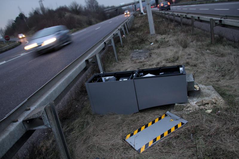 Radar saccagé près de Thionville (Moselle) | MaxPPP