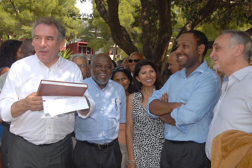 Université d'été du Modem : première rencontre entre François Bayrou et la délégation réunionnaise