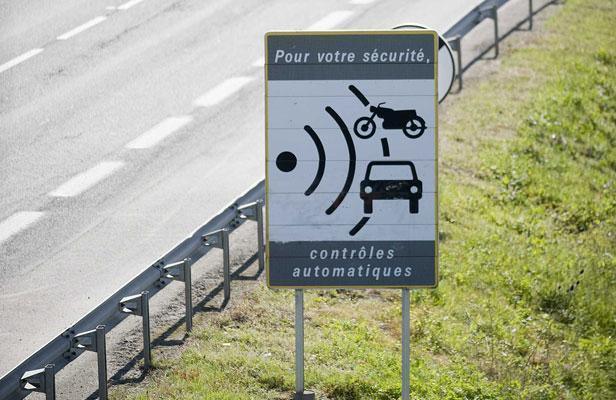 Lotus, internaute : "Inéligibilité à vie pour des élus condamnés pour des faits commis durant leur mandat ?"