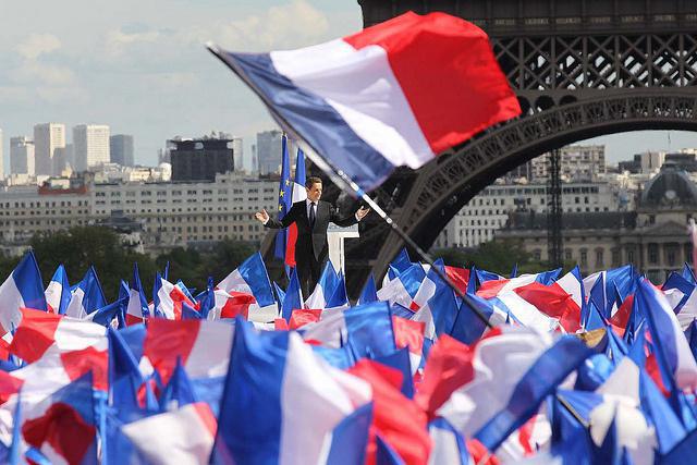 Nicolas Sarkozy : "Je pense à vous"