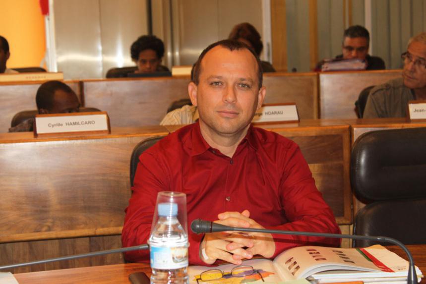Eric Fruteau, l'itinéraire d'un communiste honni et aujourd'hui "banni"