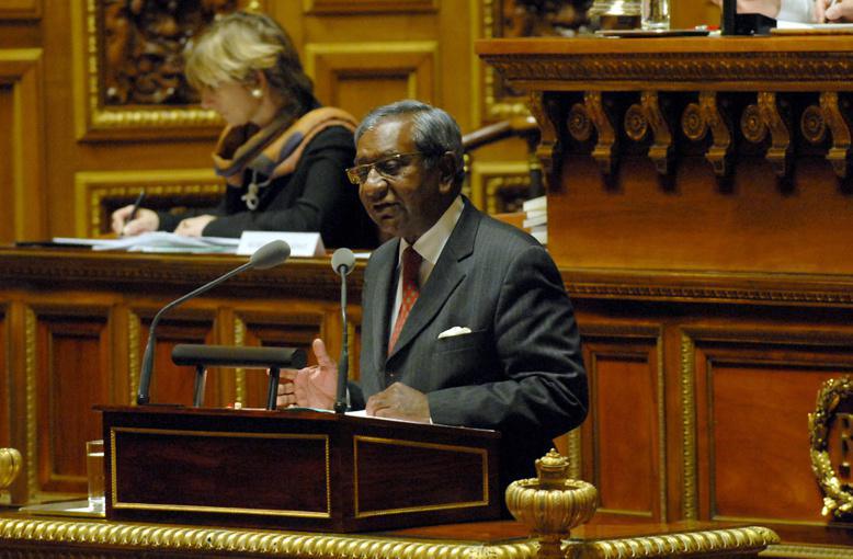 Certains accusent Jean-Paul Virapoullé de "manigances" contre l'union de la Droite
