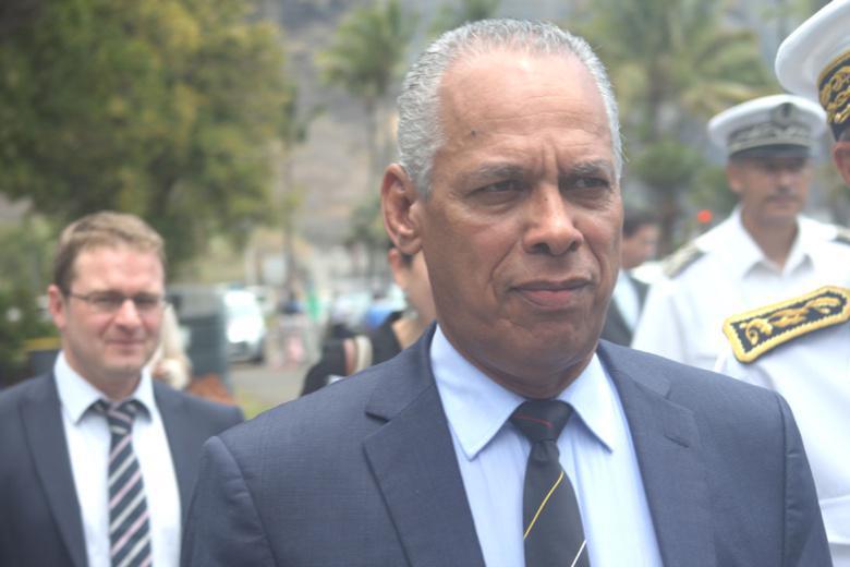 Victorin LUREL, ministre des Outre-mer, est à La Réunion aujourd'hui, le 4 janvier 2014
