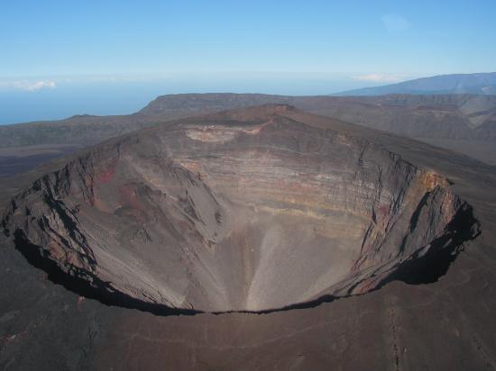 Activité volcanique au piton de la fournaise : Passage en phase sauvegarde