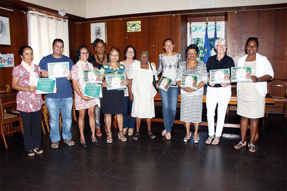 Saint-Paul : Josiane Courtois et Daniel Aure gagnants du concours « Cours et Balcons fleuris »