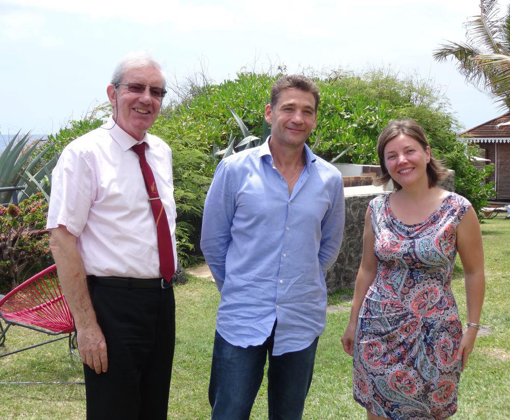 De gauche à droite, Alain Iglicki à la direction Prévention de la CGSS, Christophe Rallu, directeur de SAE, et Svetlana Giamberini, formatrice chez DPG Training