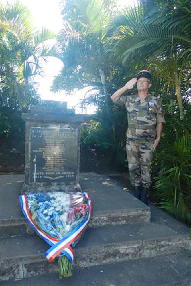 Le 11 novembre 2015 au monument aux morts de La Saline Saint Paul
