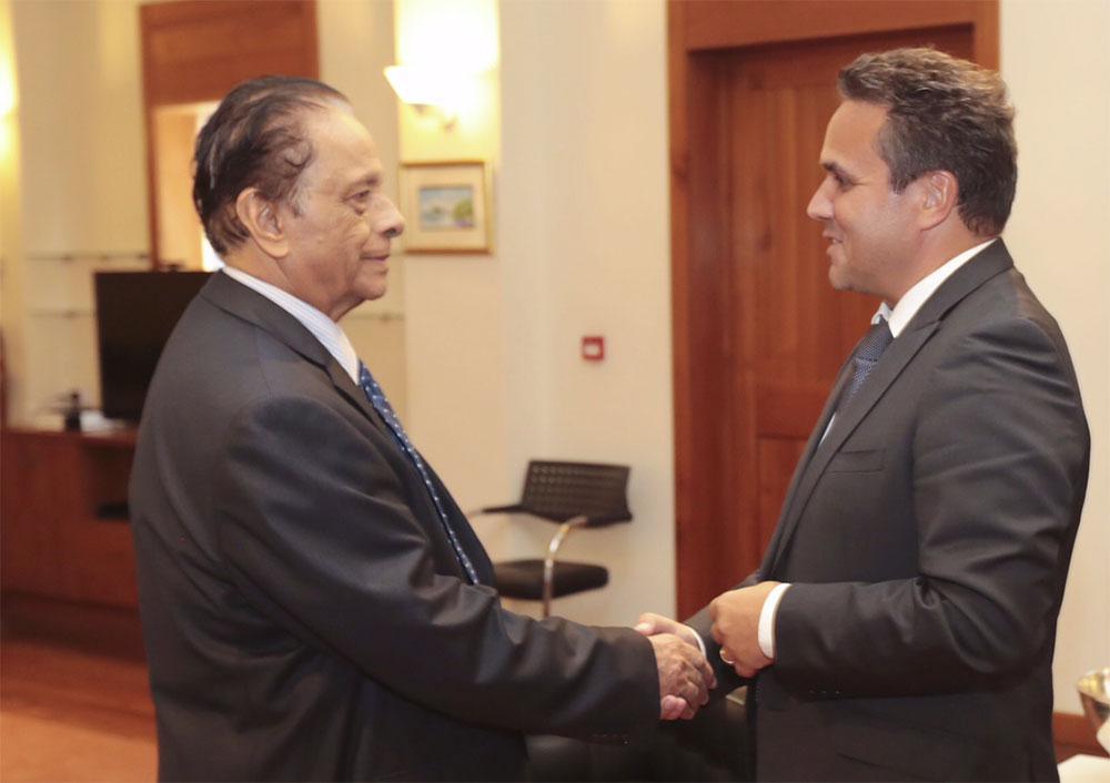 ​Coopération / Premier déplacement du nouveau Président dans l'océan Indien Aérien et maritime : Didier Robert veut connecter les îles et dynamiser le tourisme