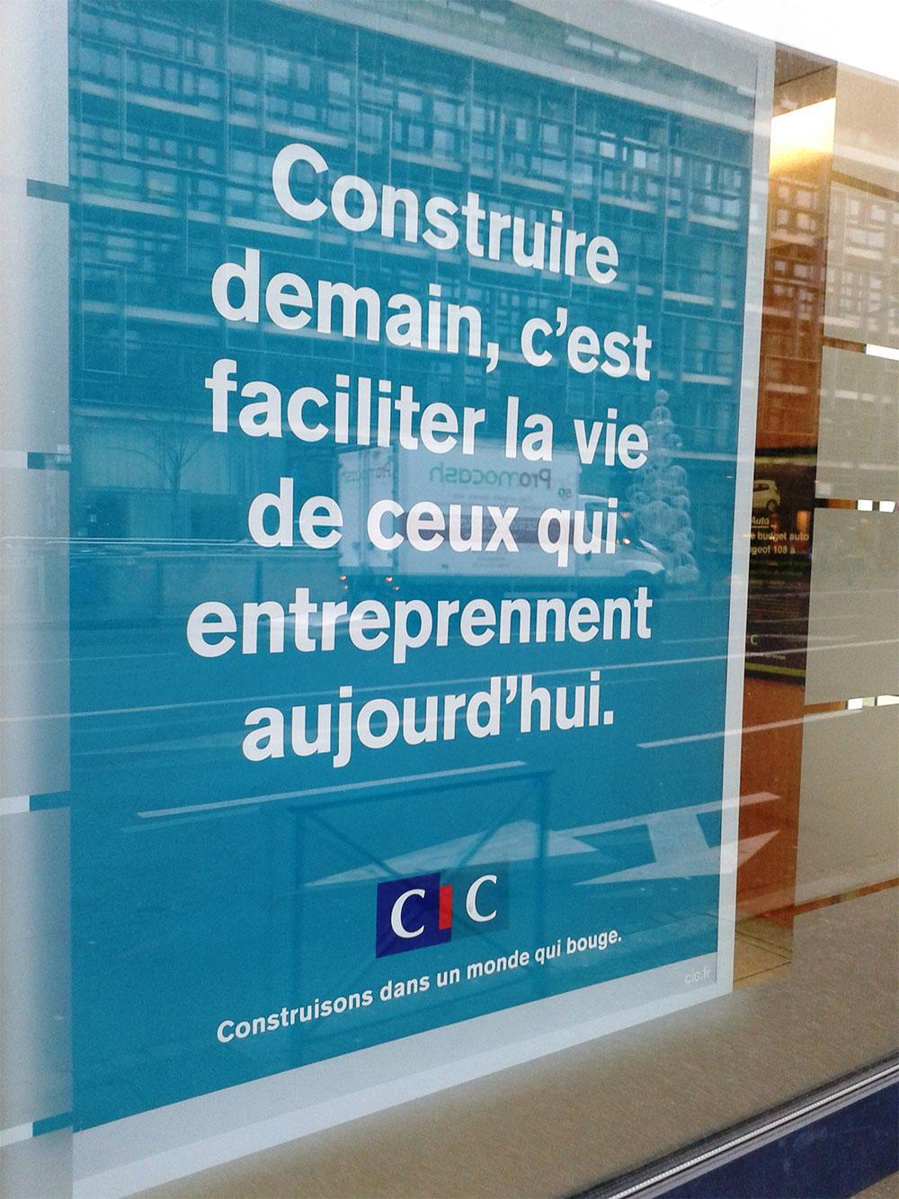 Une pub complètement… com…