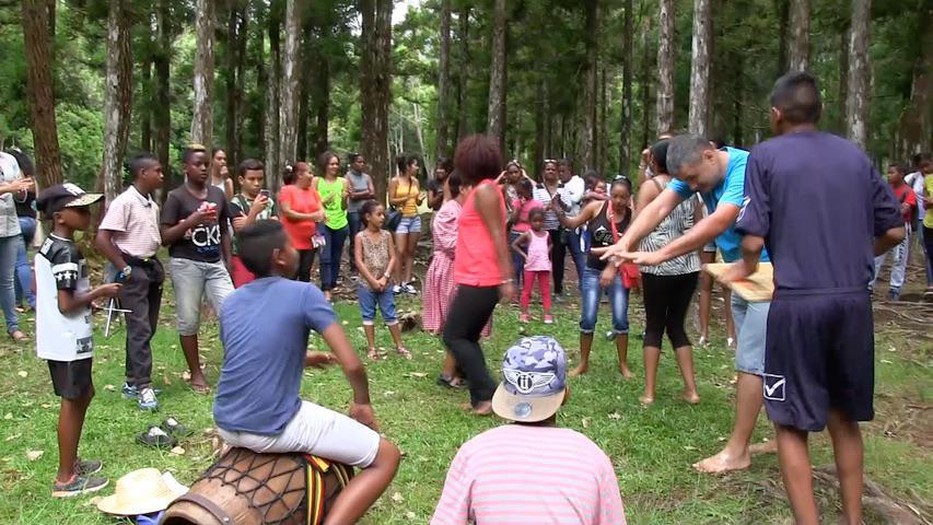 Rencontre de notre histoire avec notre futur dans la forêt de Bébour