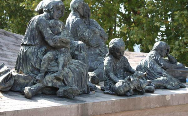 A la mémoire des victimes des crimes racistes et antisémites