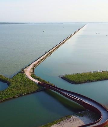 Comacchio Dal Delta Del Po All'Argine Degli Angeli