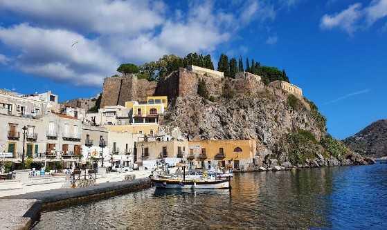 Tra l’Etna e le isole Eolie: Sicilia orientale