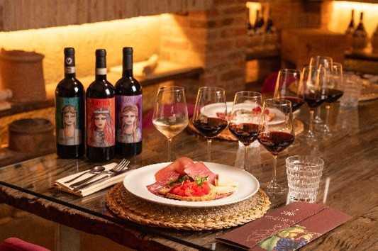 Solstizio d'estate tra le vigne del Chianti Solstizio d'estate tra le vigne del Chianti