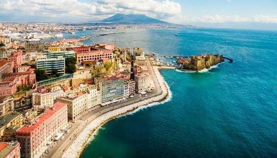 Sorrento e Napoli: Tra Profumo Di Limoni e Misteri Sotterranei Sorrento e Napoli: Tra Profumo Di Limoni e Misteri Sotterranei