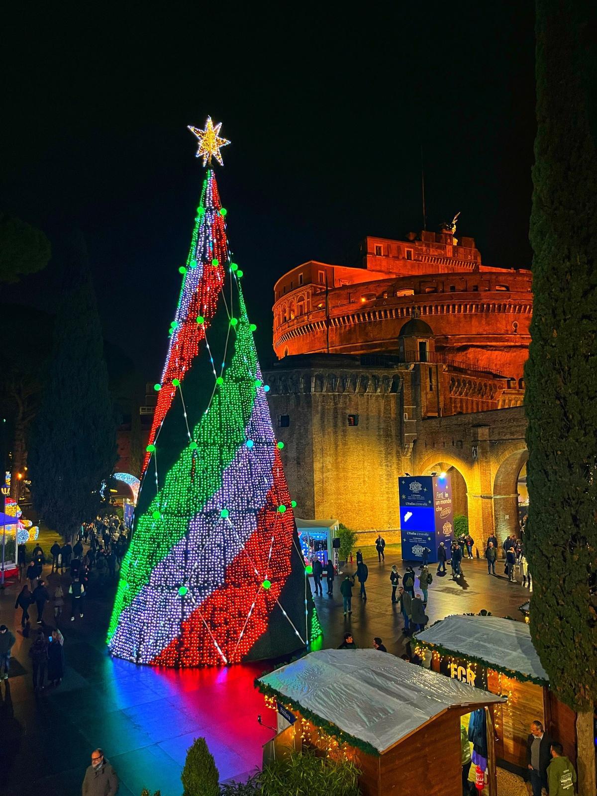 Castel Sant'Angelo (Christmas Market) & Ponte Sant'Angelo