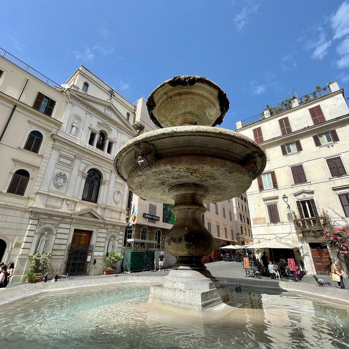 Photo Gallery - Piazza della Madonna dei Monti