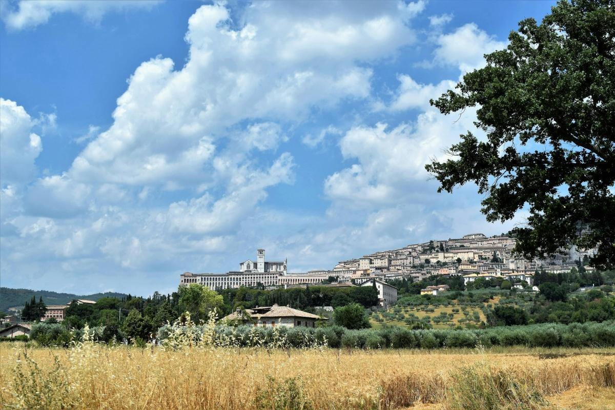 How to Travel to Assisi from Rome: By Train and By Car
