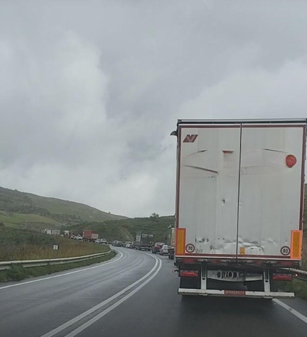 Traffico automobilistico ad Enna bassa chiusa autostrada A19 