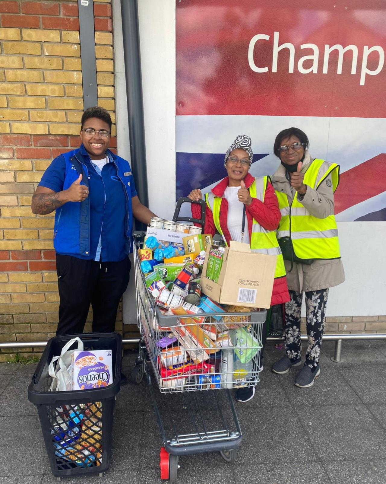 Volunteers at Lidl joined 2023 in the Million Items Donated Quest