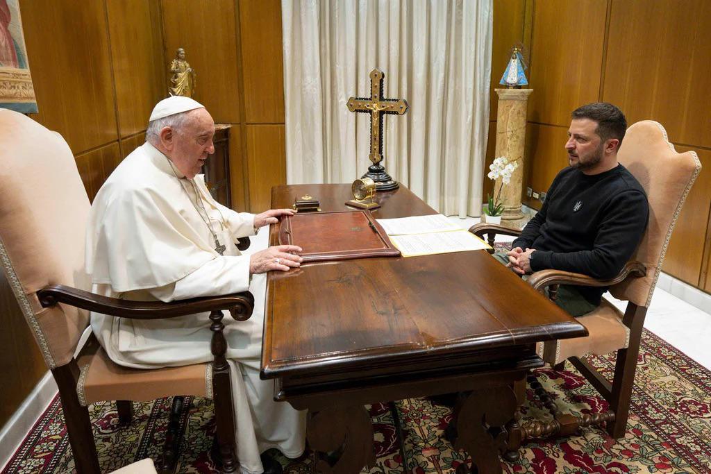 Zelenskyy rencontre le pape François au Vatican