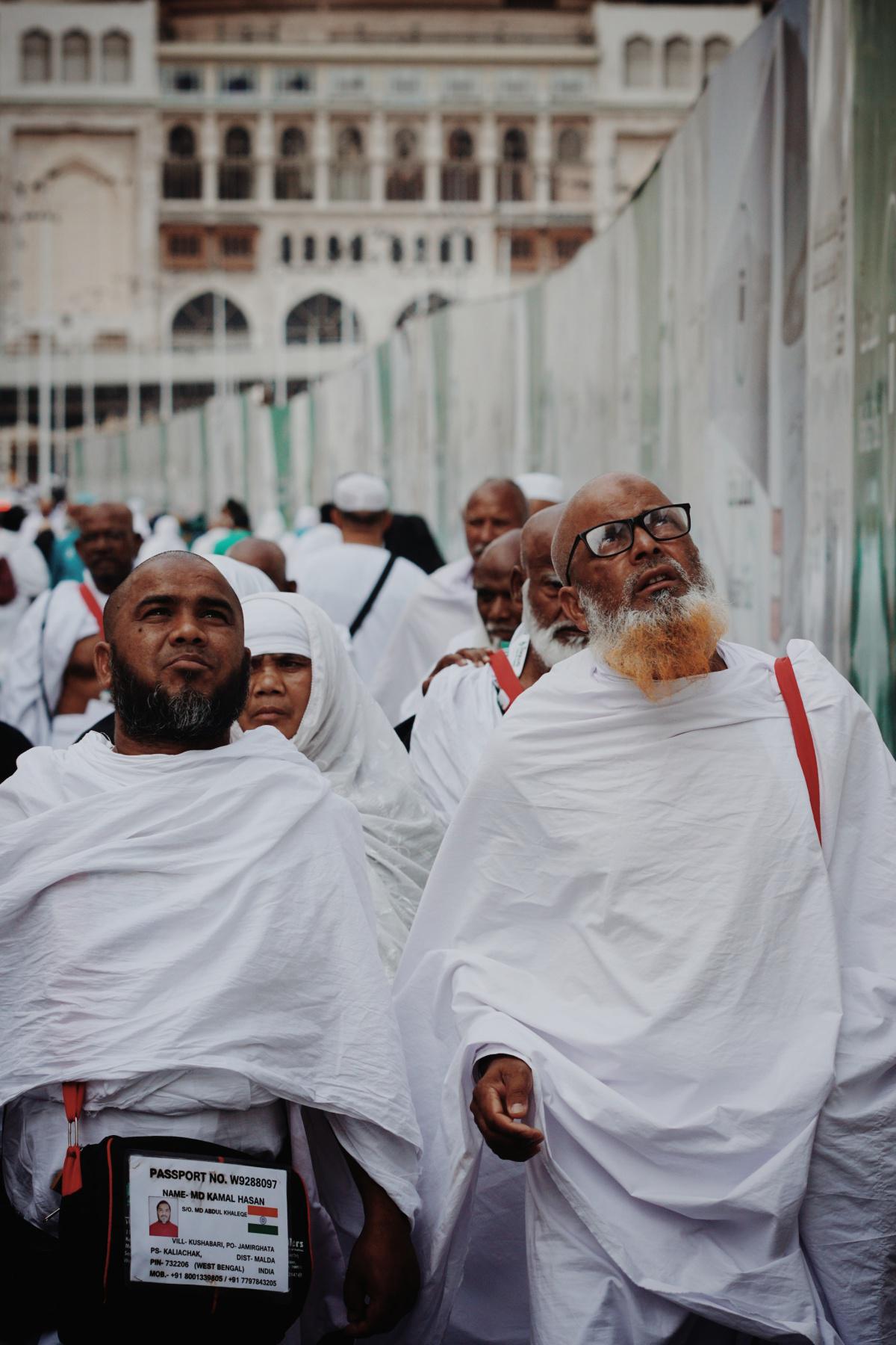 Les pèlerins musulmans convergent vers Mina, étape majeure du hajj 