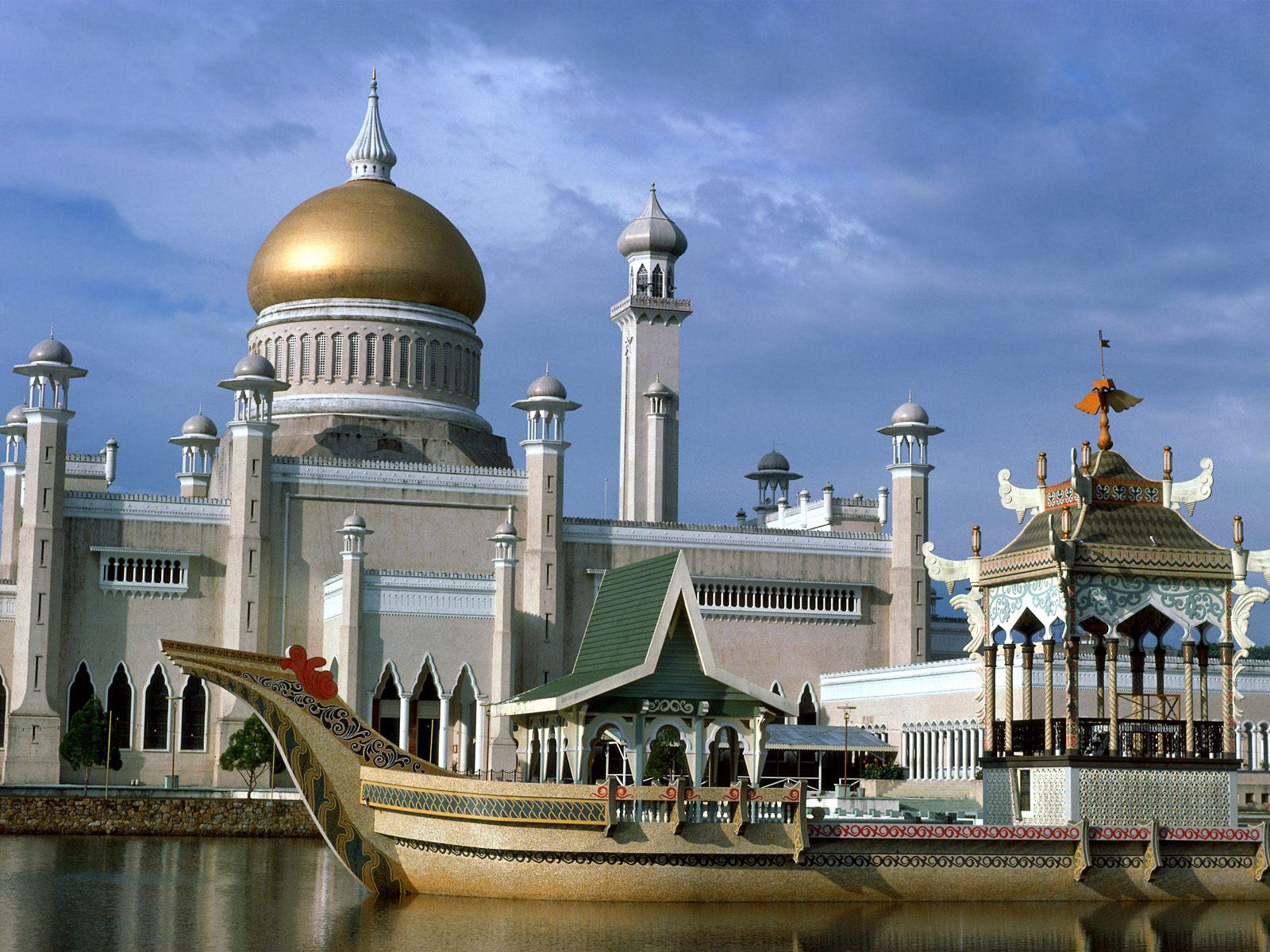 Omar Ali Saifuddin Mosque-Brunei (4)