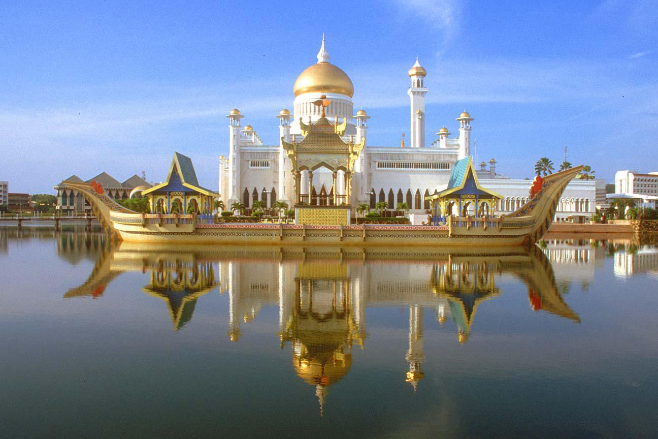 Omar Ali Saifuddin Mosque-Brunei (5)