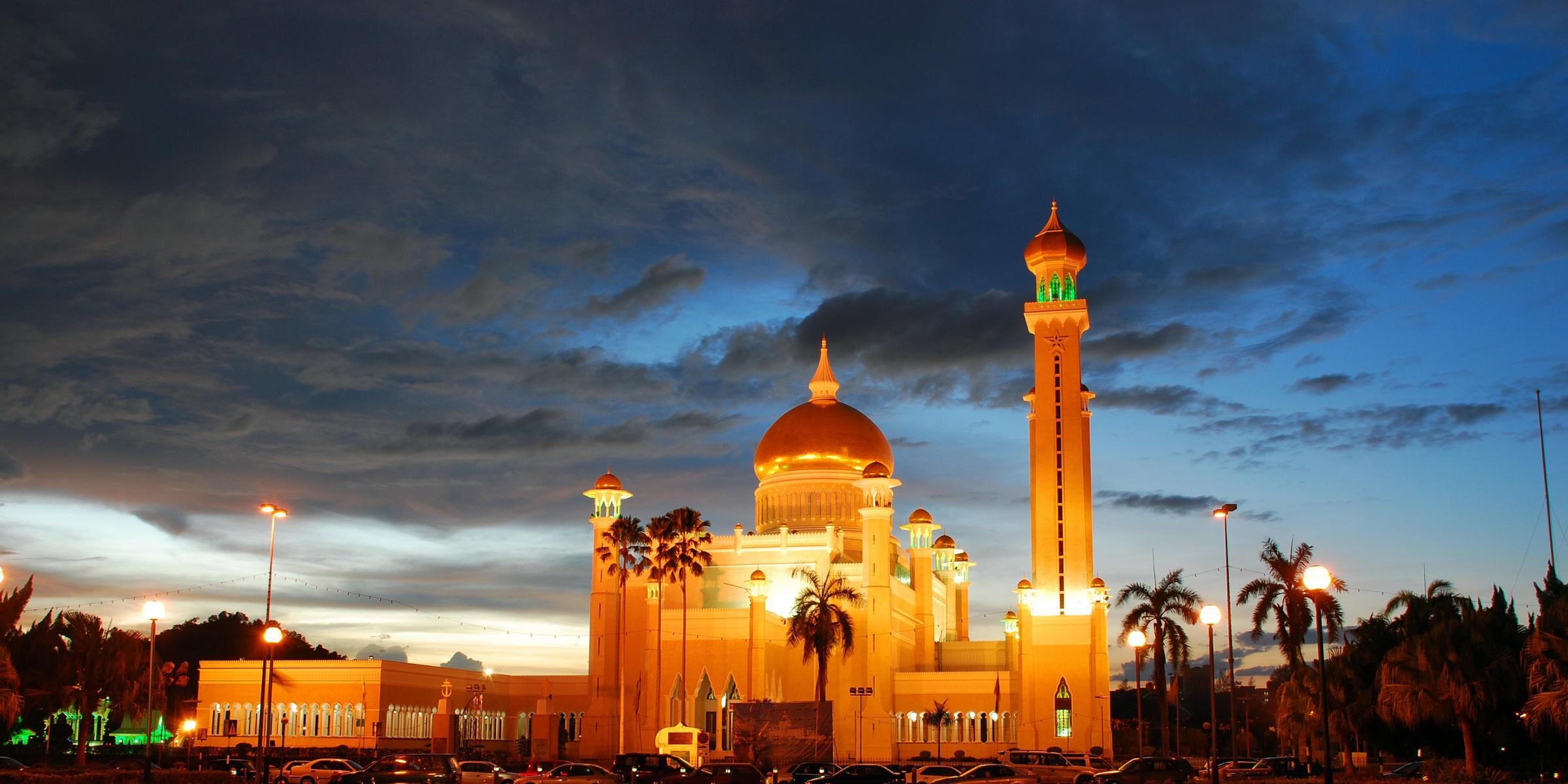 Omar Ali Saifuddin Mosque-Brunei (9)