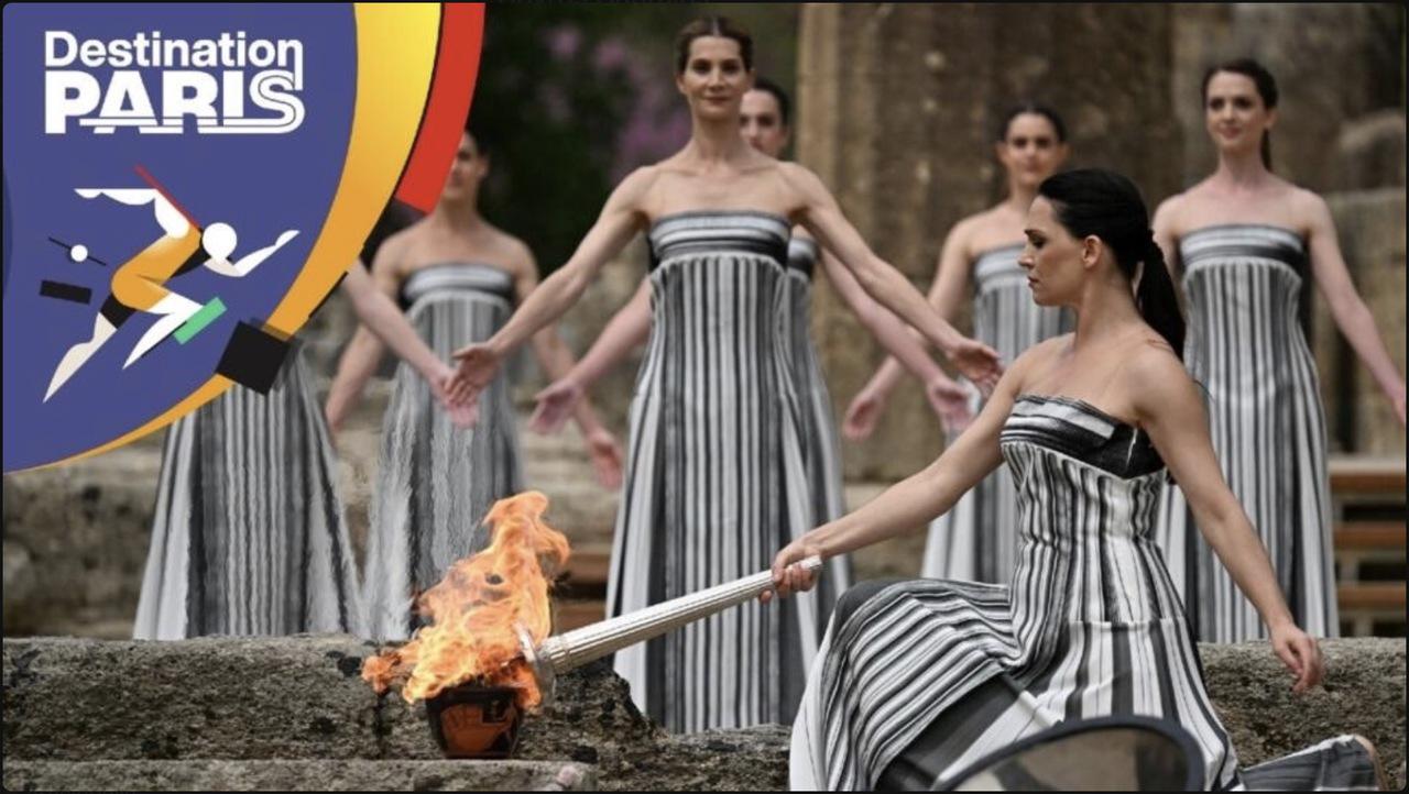 Illumination en Grèce: Mary Mina allume la flamme pour les Jeux d'été de Paris 2024