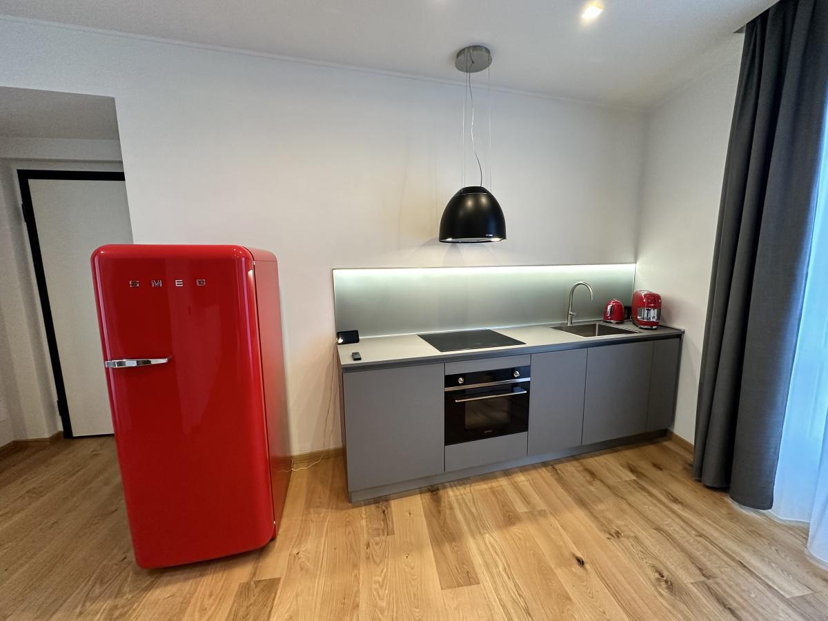 B - Studio Apartment (2nd floor)