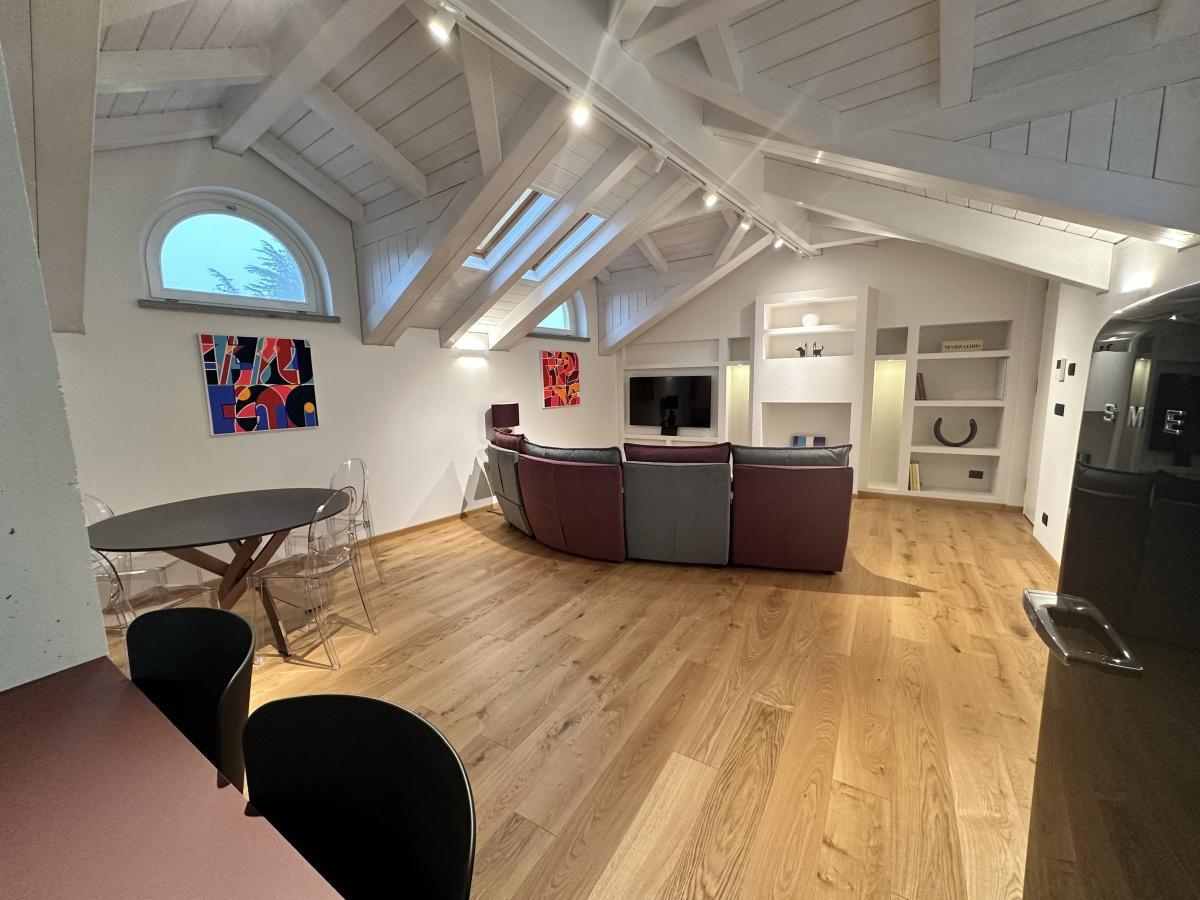 E - Mansard Apartment (3rd floor)