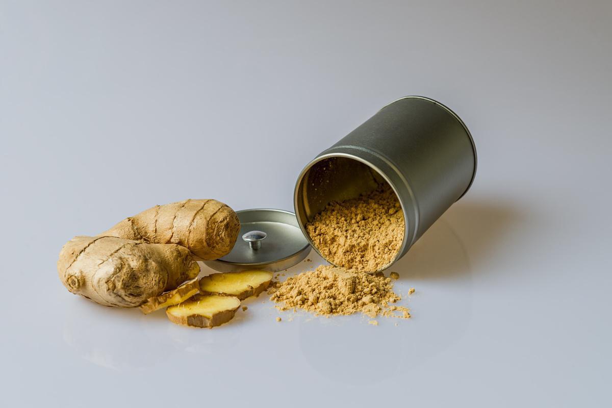 Herbs, Spices, Botanicals, and Teas for PCOS