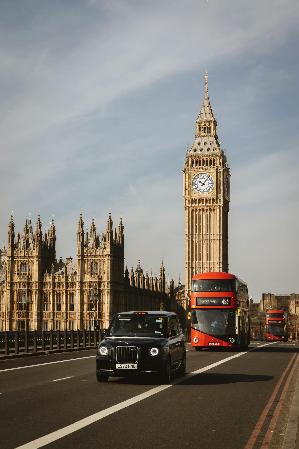 Gulf Cargo London - Daily Service to Arabia