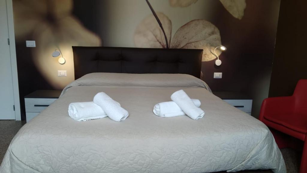 R&B Central Rooms