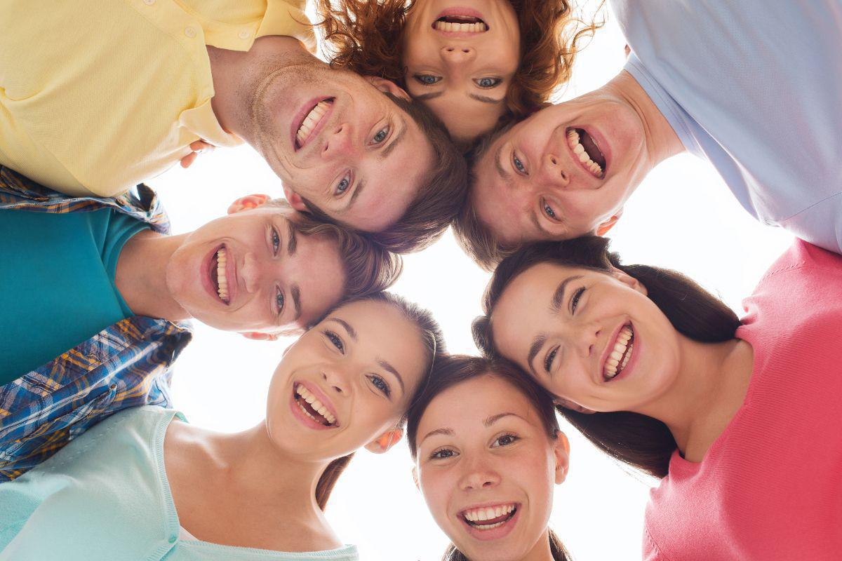 Catechismo per giovani in età adolescenziale Catechismo per giovani in età adolescenziale