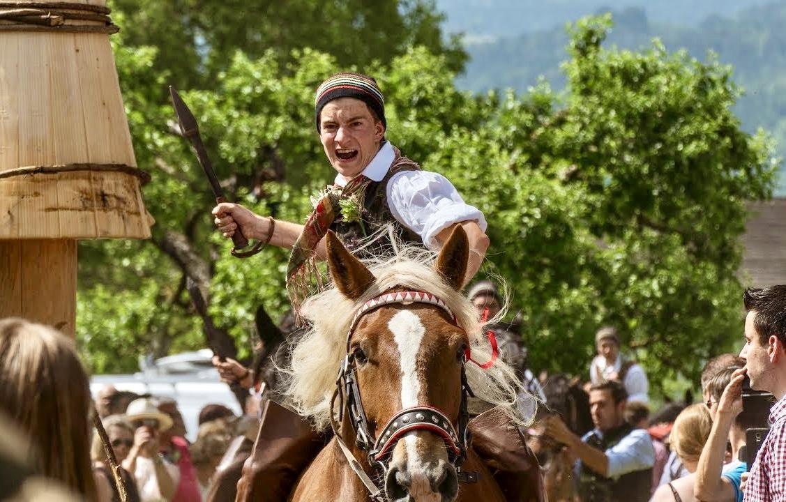 “Kirchtag: Il Giorno della Festa”
